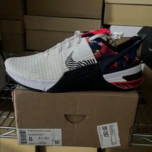 Nike metcon 8 fly ease Athletic Shoes White and Black Performance
Super confort